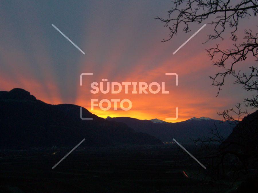 Sonnenaufgang in Wintermonaten